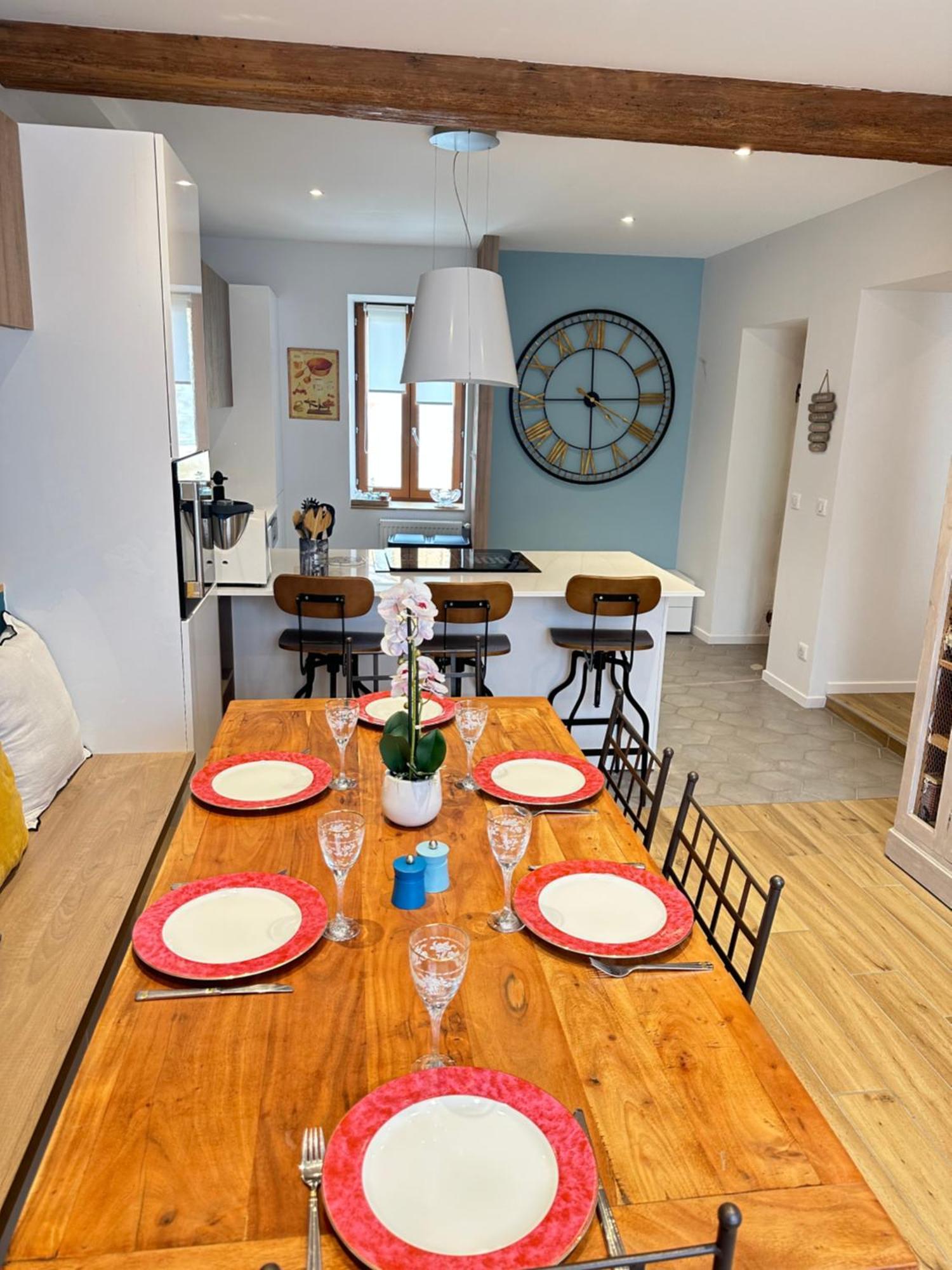 Duplex De Luxe A Elegance Et Confort 100m2 Climatisees Trevoux